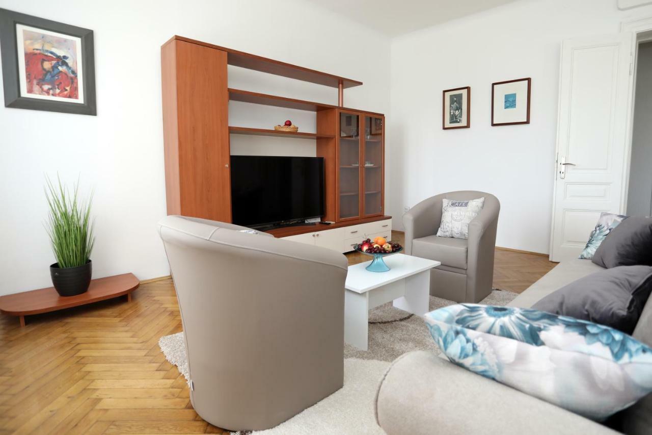 Apartman Cinkopan Appartement Pula Buitenkant foto